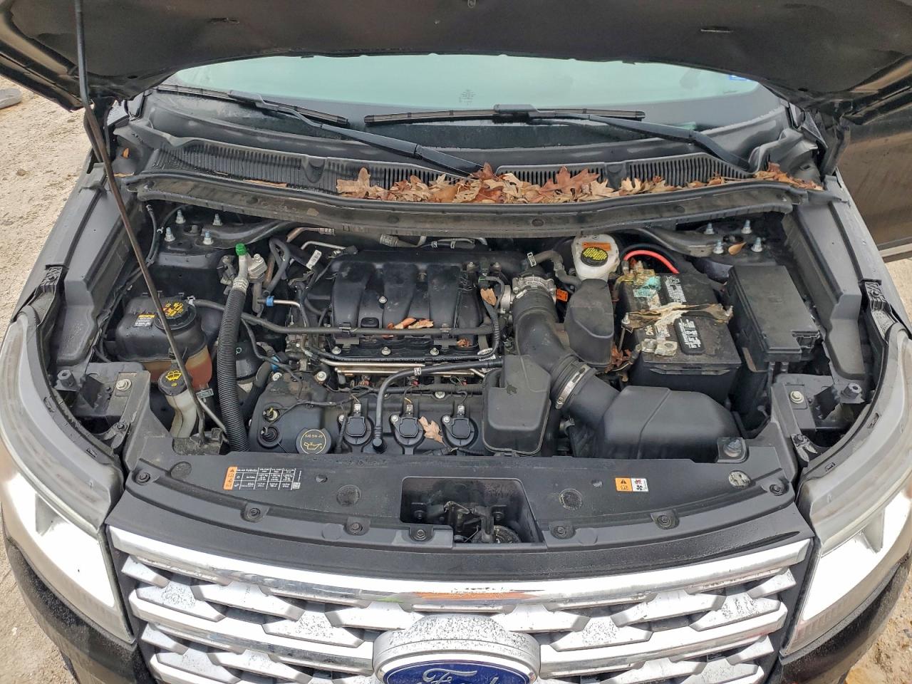 Ford Explorer Limited Image 4