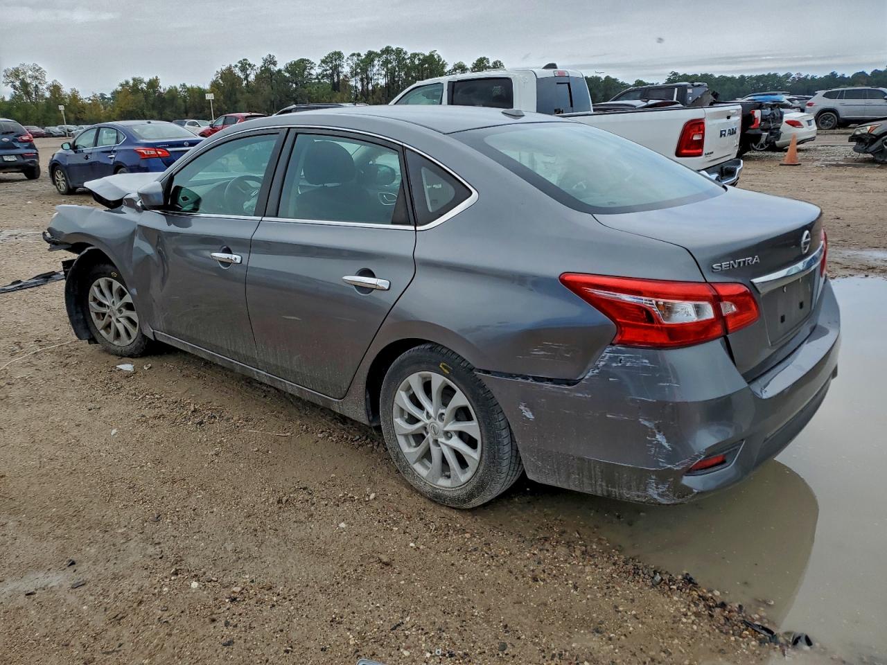 Nissan Sentra S Image 3