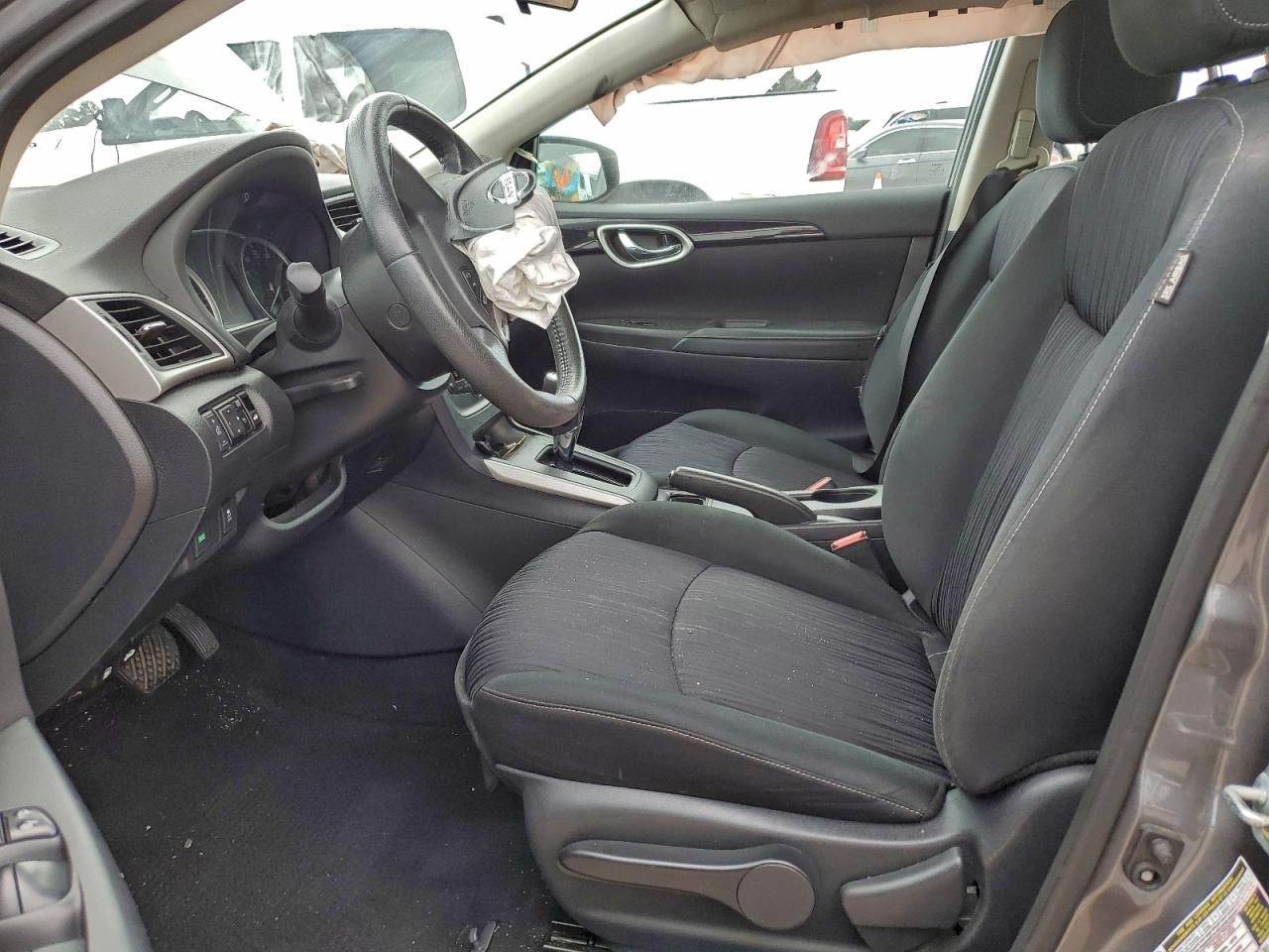 Nissan Sentra S Image 12