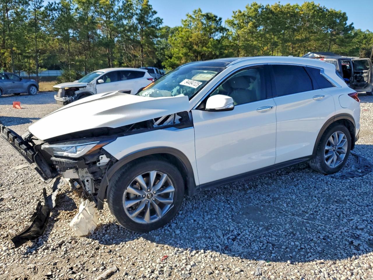 INFINITI Qx Luxe Image 1