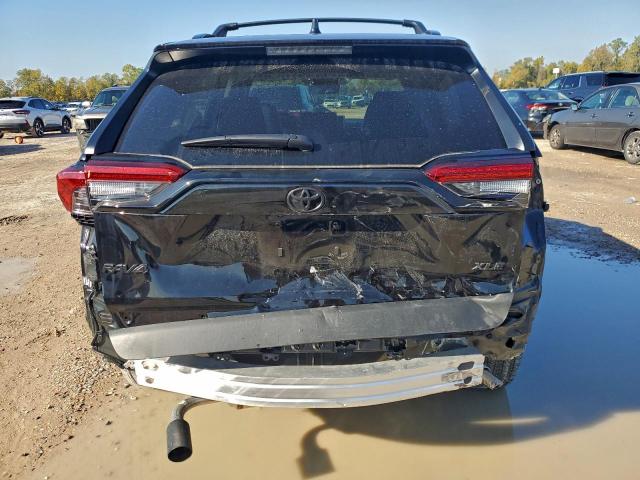 Toyota RAV4 Xle Premium Image 2