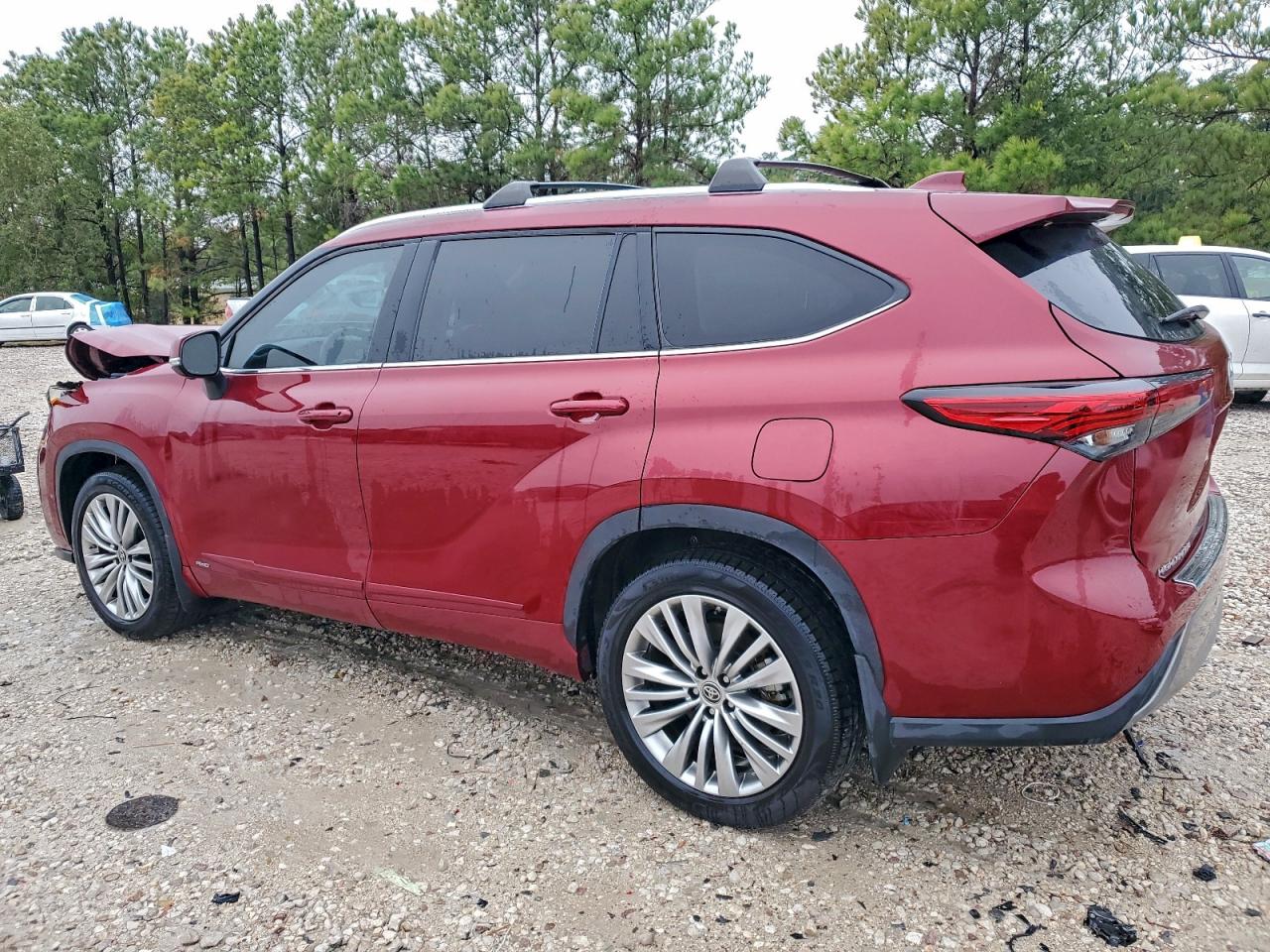 Toyota Highlander Hybrid Limited Image 2