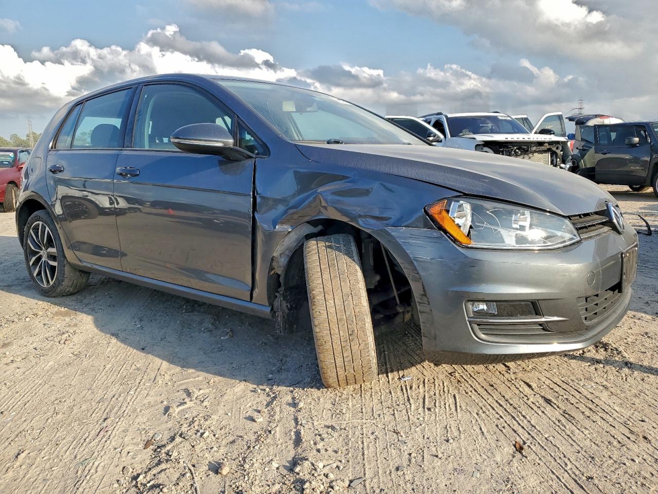 Volkswagen Golf S Image 3