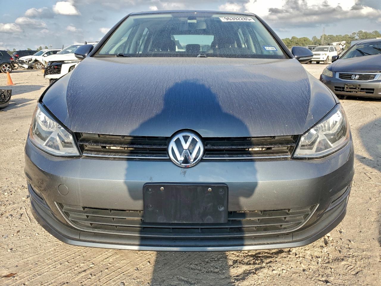 Volkswagen Golf S Image 12