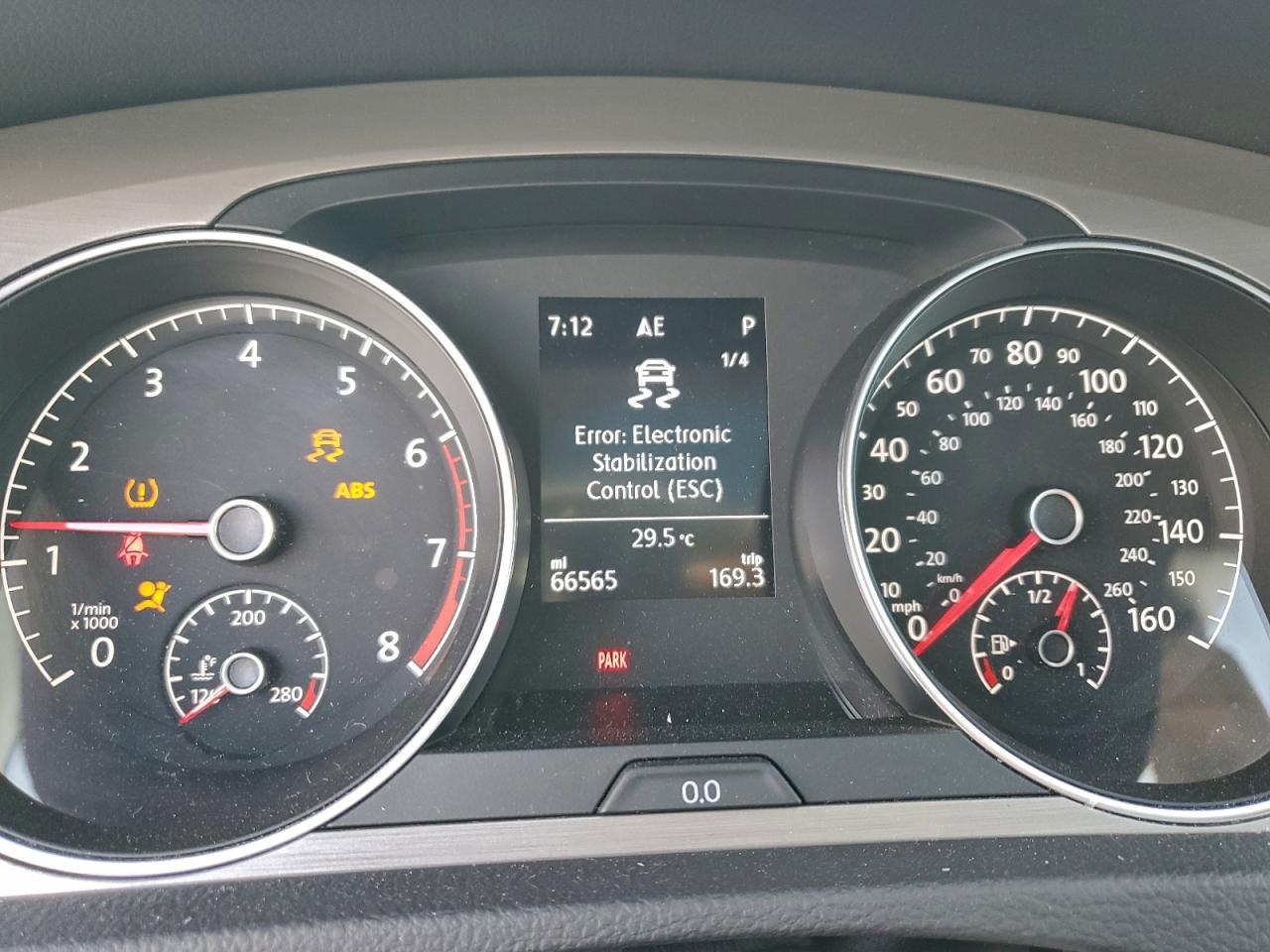 Volkswagen Golf S Image 9