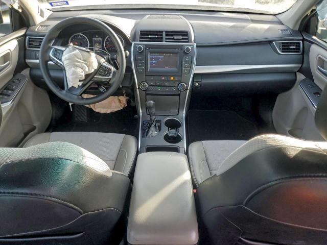 Toyota Camry Le Image 6