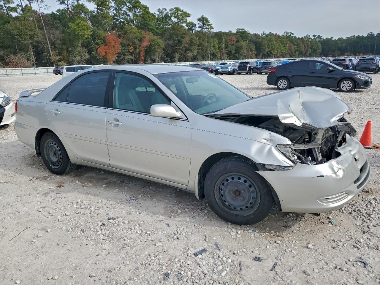 Toyota Camry Le Image 5
