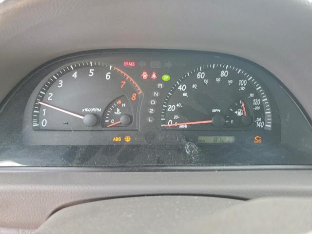 Toyota Camry Le Image 9