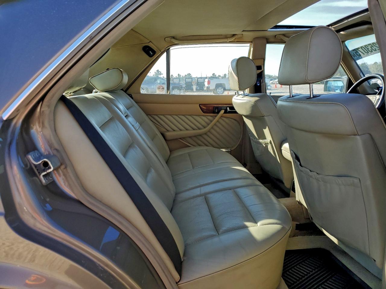 Mercedes-Benz 350-Class Sd Image 11