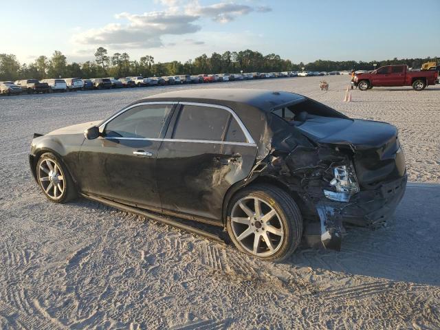 Chrysler 300 Limited Image 2