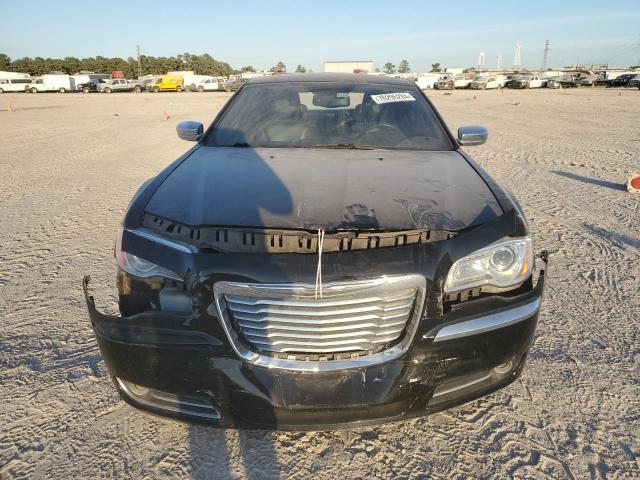 Chrysler 300 Limited Image 7