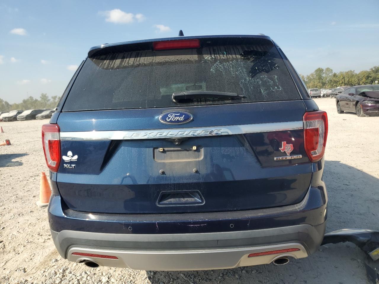 Ford Explorer Xlt Image 14