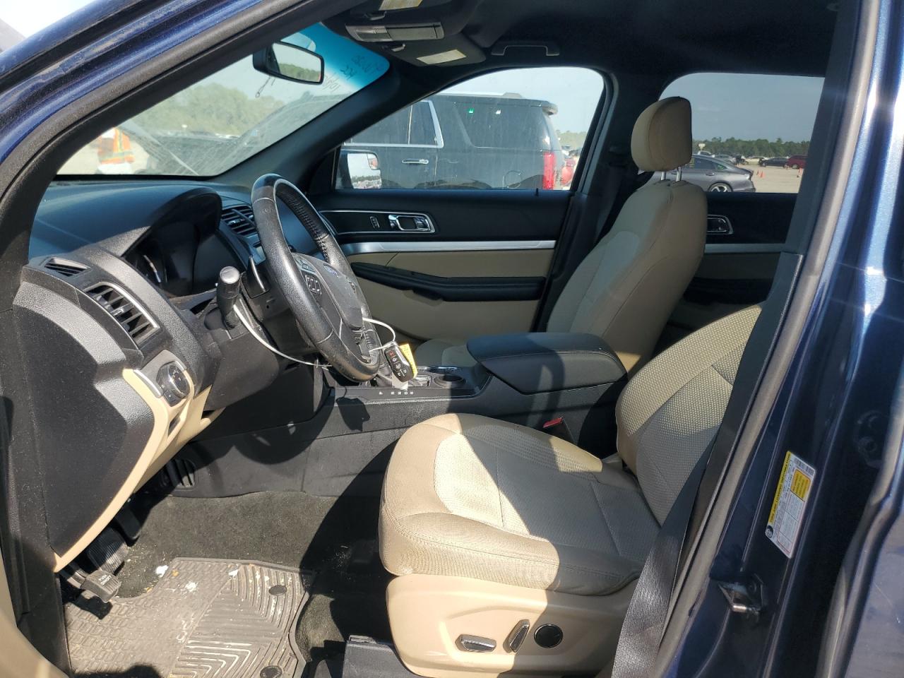 Ford Explorer Xlt Image 6