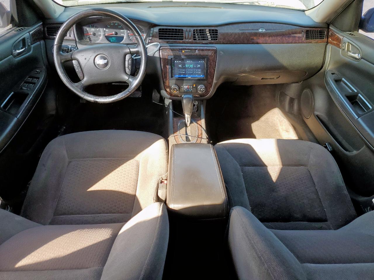 Chevrolet Impala Lt Image 4