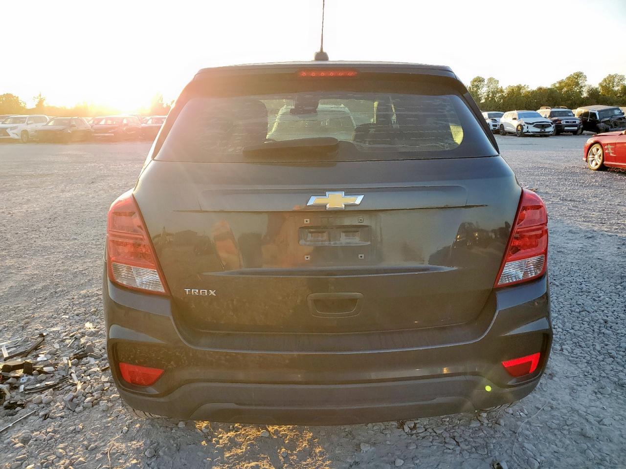 Chevrolet Trax Ls Image 4