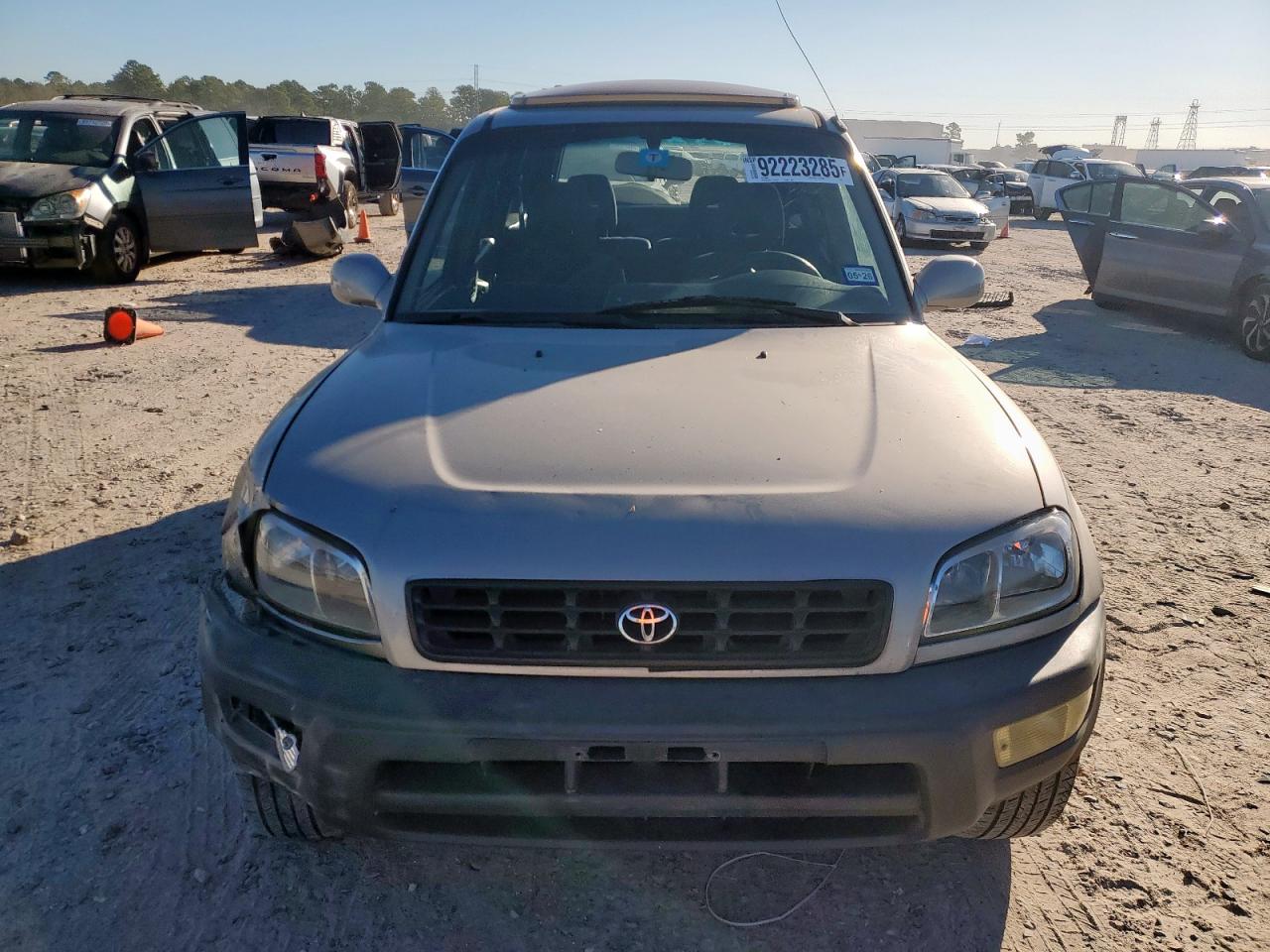 Toyota RAV4 Image 13