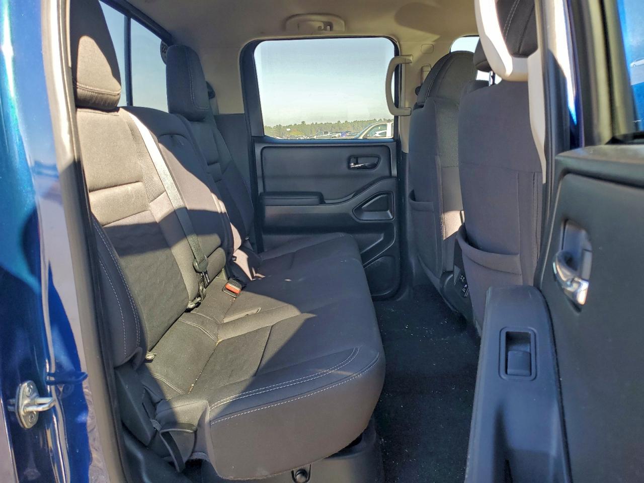 Nissan Frontier S Image 5