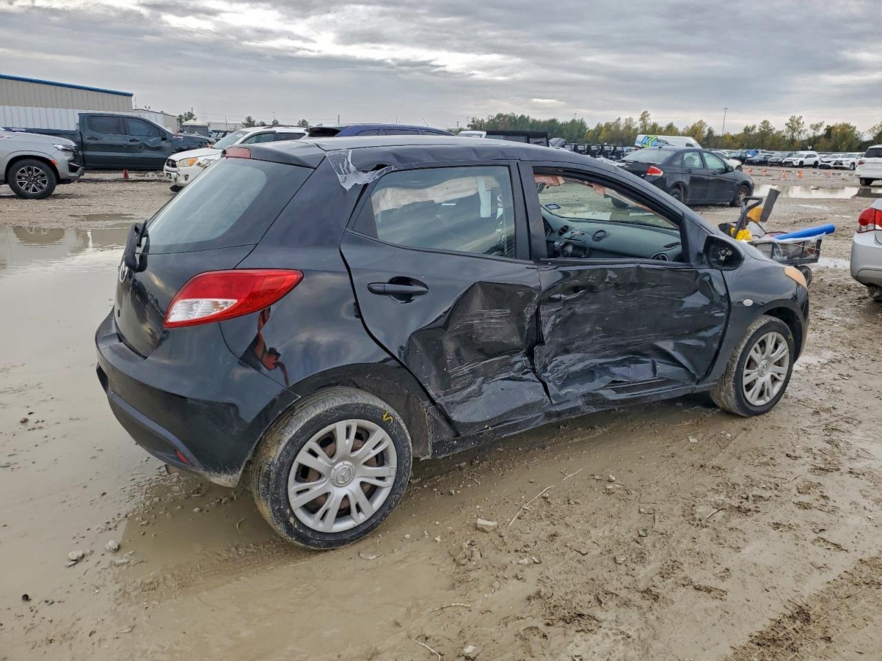 Mazda 2 Image 2