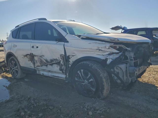 Toyota RAV4 Le Image 3