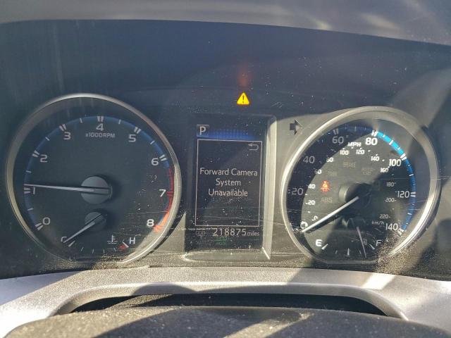 Toyota RAV4 Le Image 12