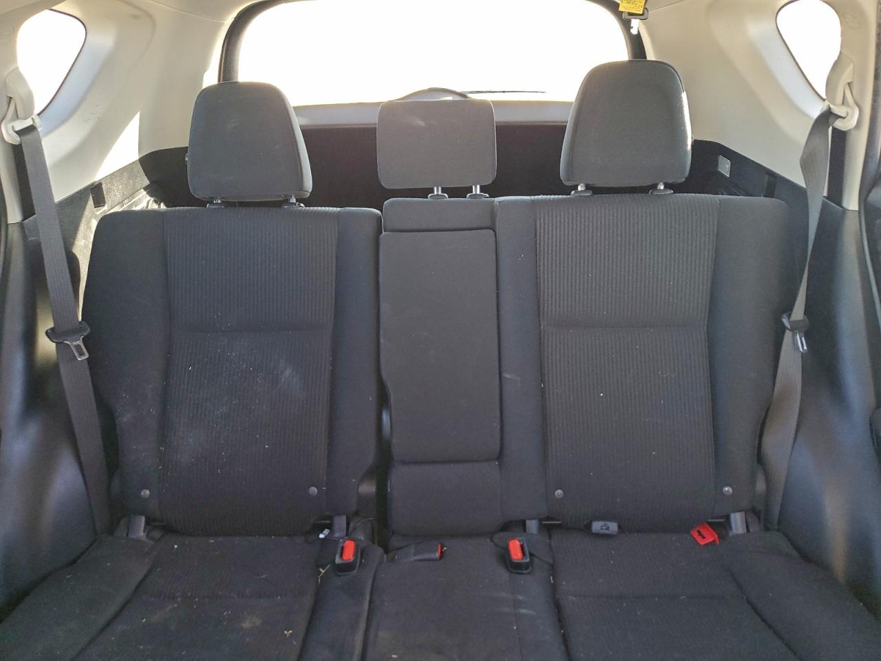 Toyota RAV4 Le Image 8