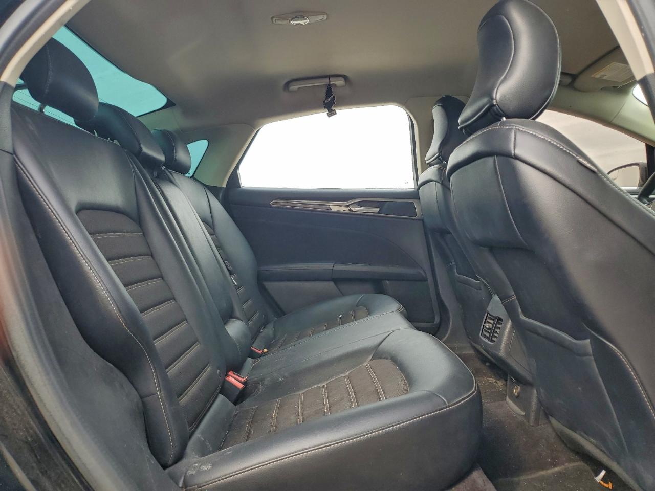 Ford Fusion Se Image 8