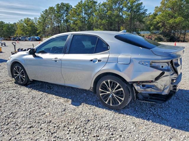 Toyota Camry L Image 12