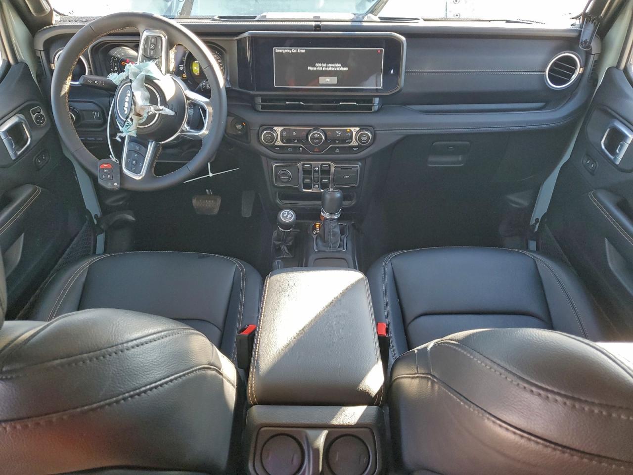 Jeep Wrangler Sahara 4xe Image 13