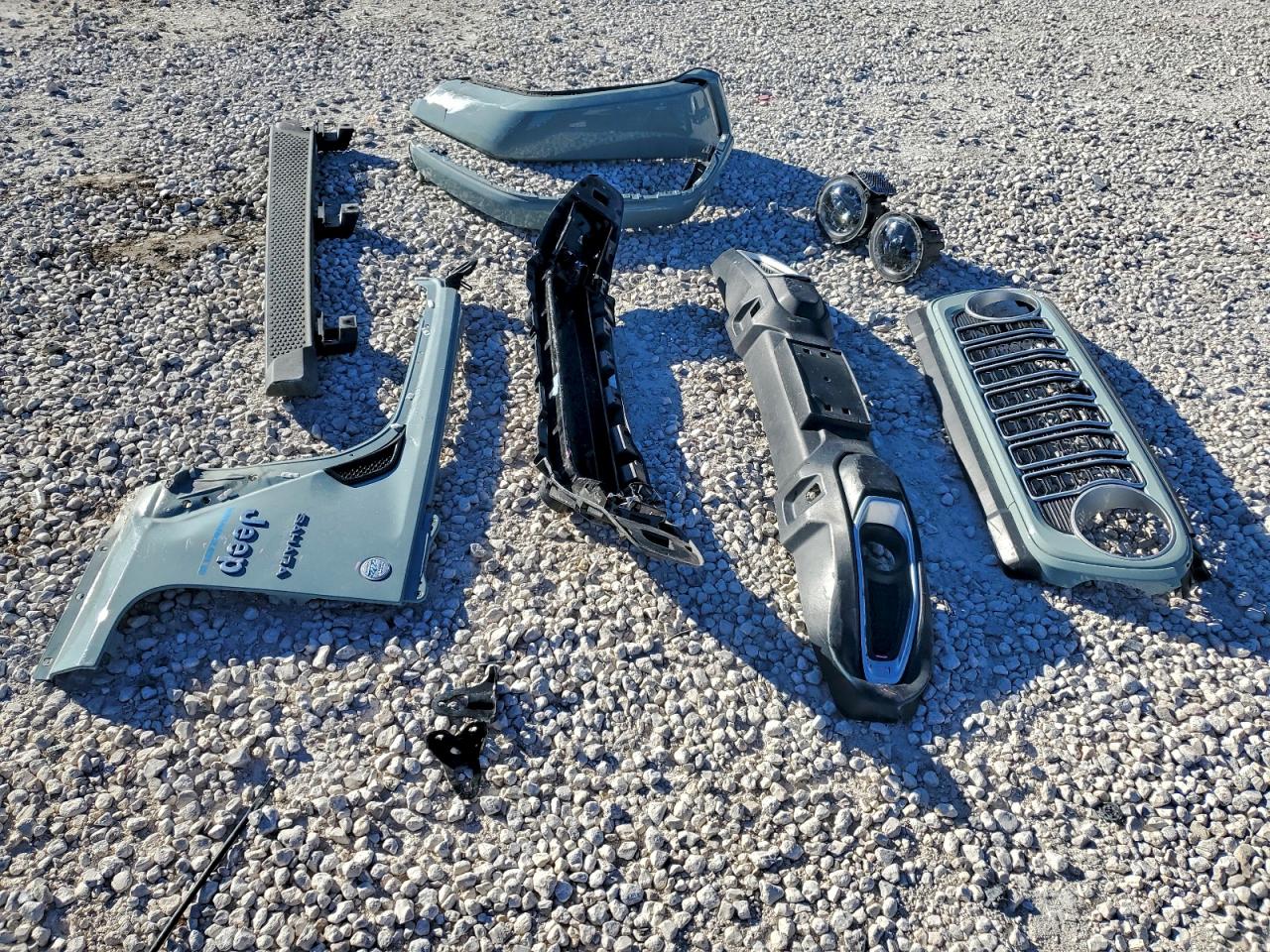 Jeep Wrangler Sahara 4xe Image 8