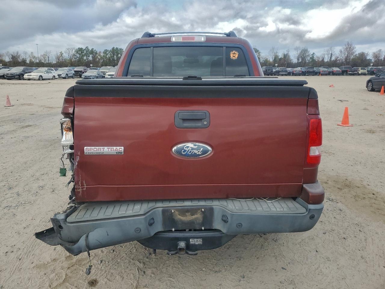 Ford Explorer Xlt Image 10