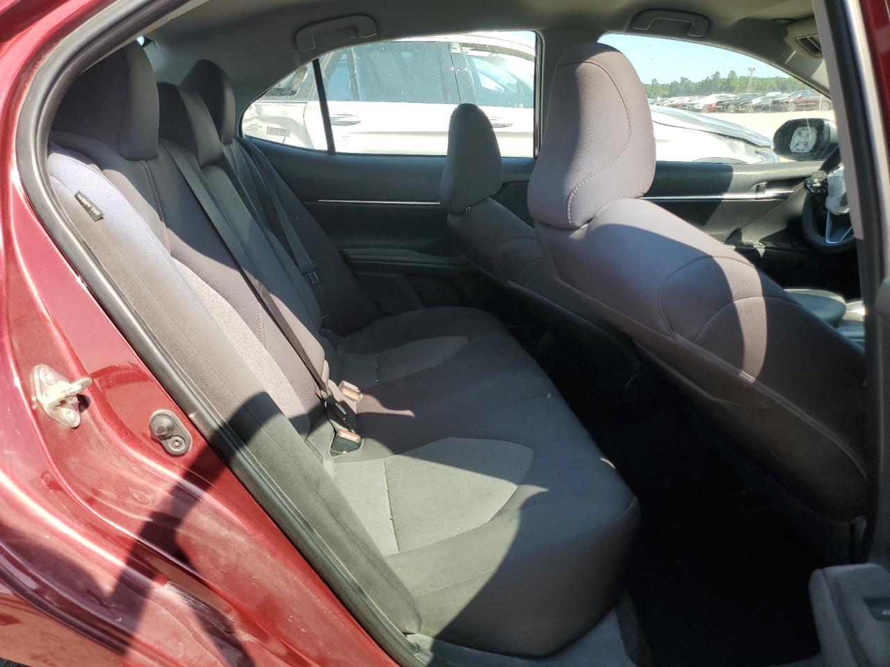 Toyota Camry L Image 3