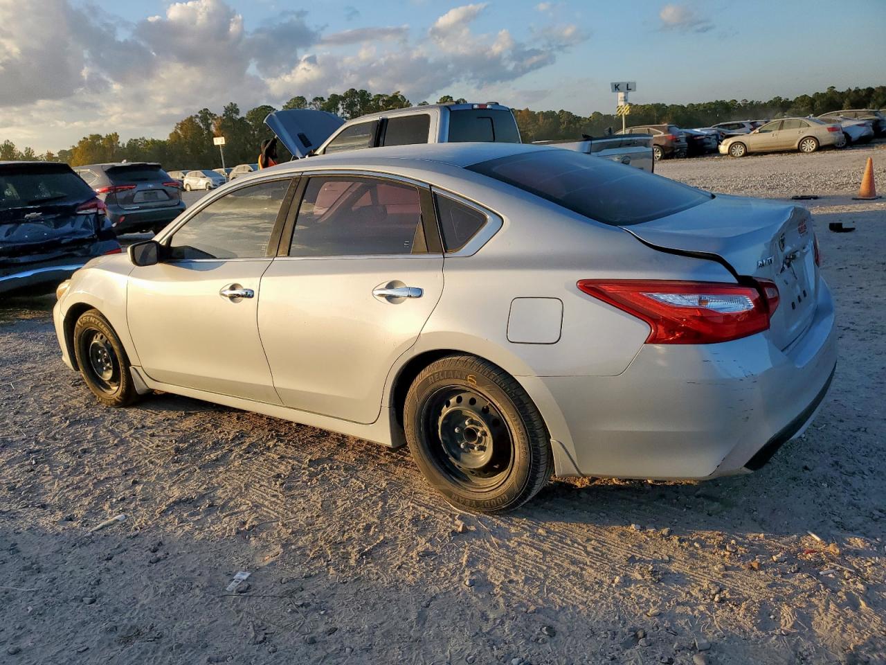 Nissan Altima 2.5 Image 12