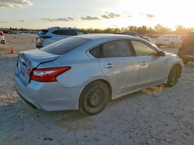 Nissan Altima 2.5 Image 2