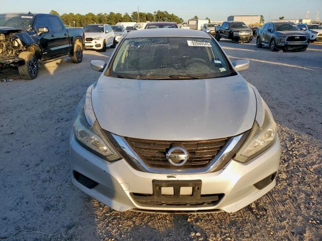Nissan Altima 2.5 Image 11