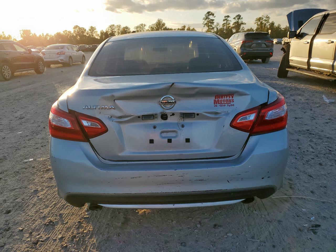 Nissan Altima 2.5 Image 3