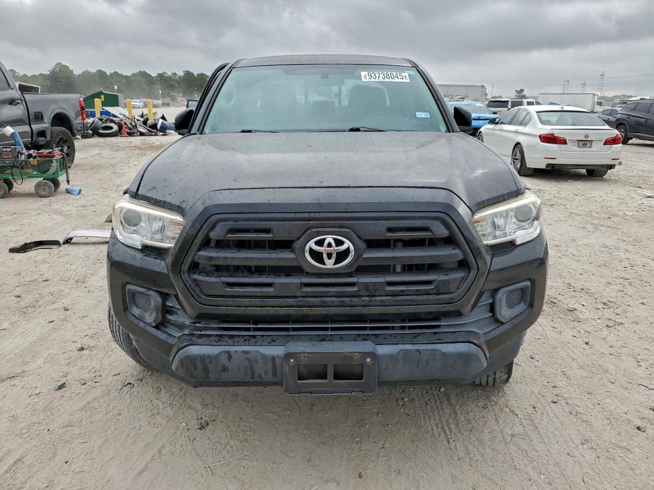 Toyota Tacoma Double Cab Image 4