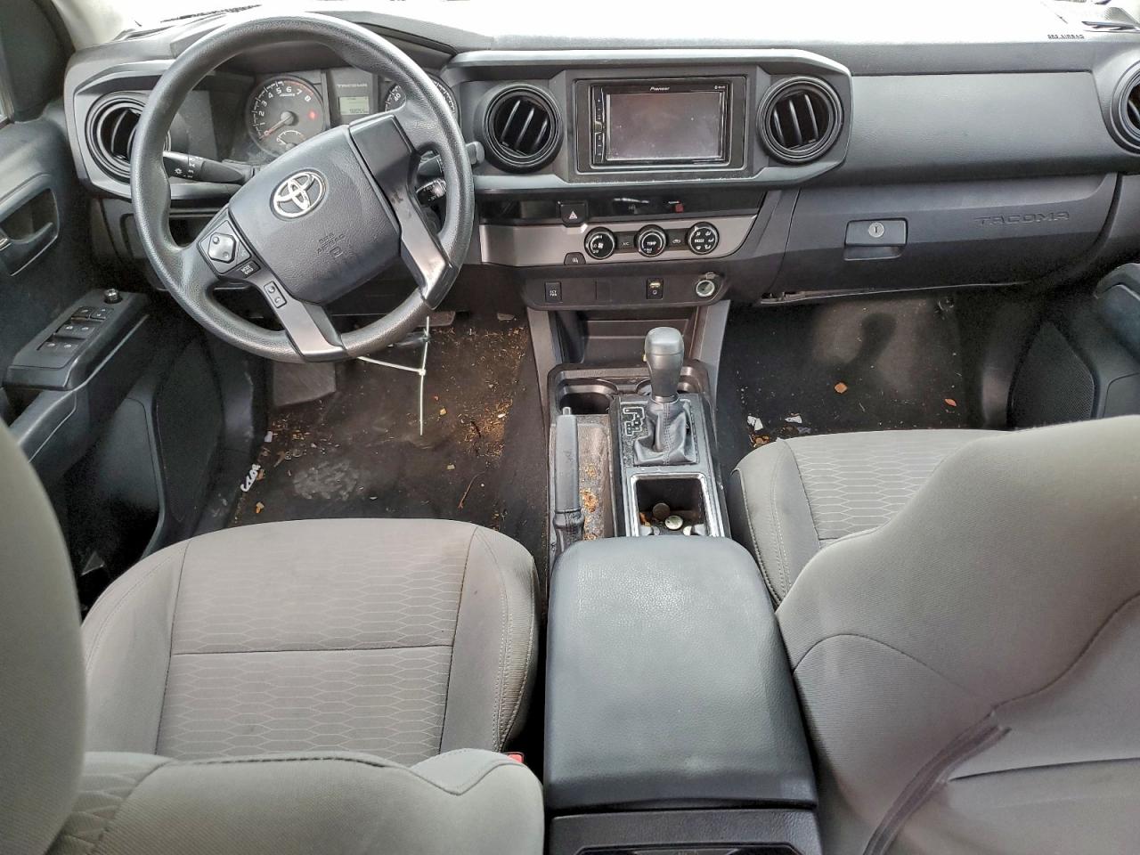 Toyota Tacoma Double Cab Image 8