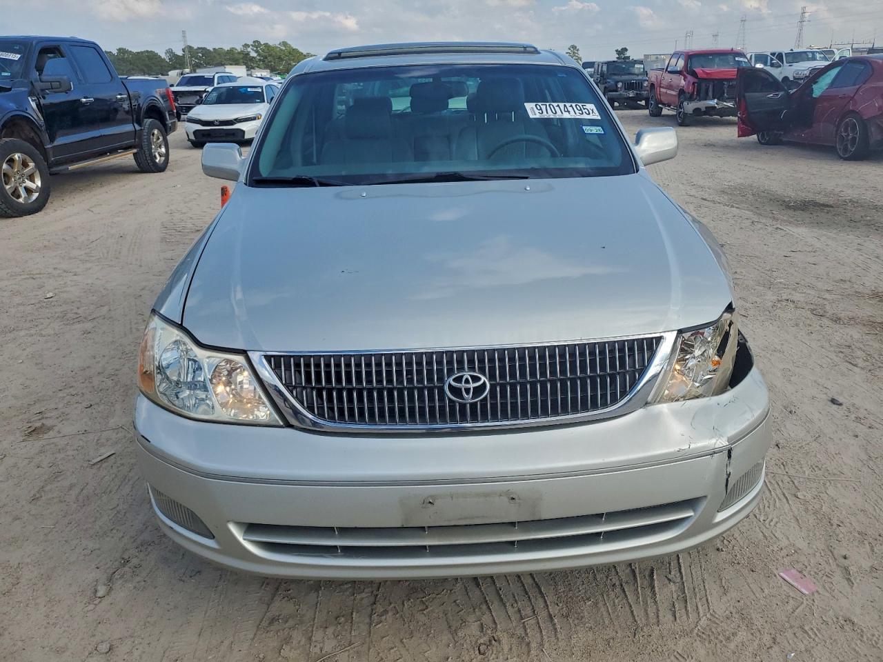 Toyota Avalon Xl Image 3