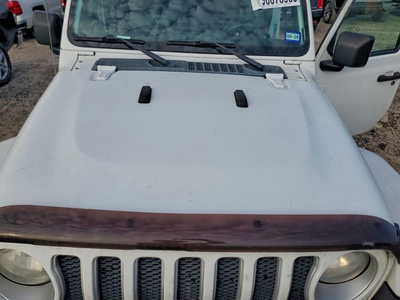 Jeep Wrangler Sahara Image 10