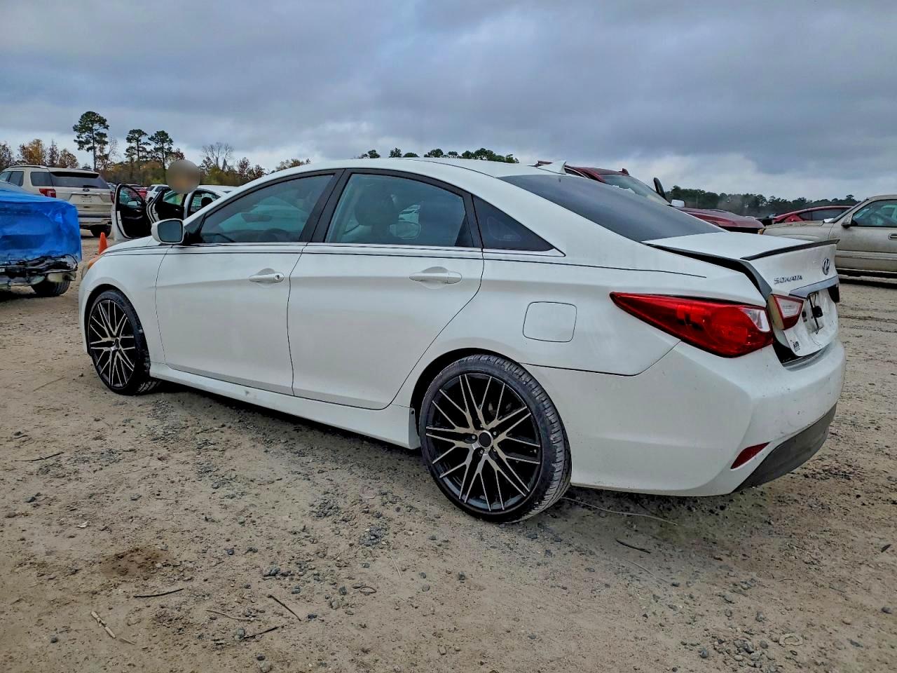 Hyundai SONATA Gls Image 3