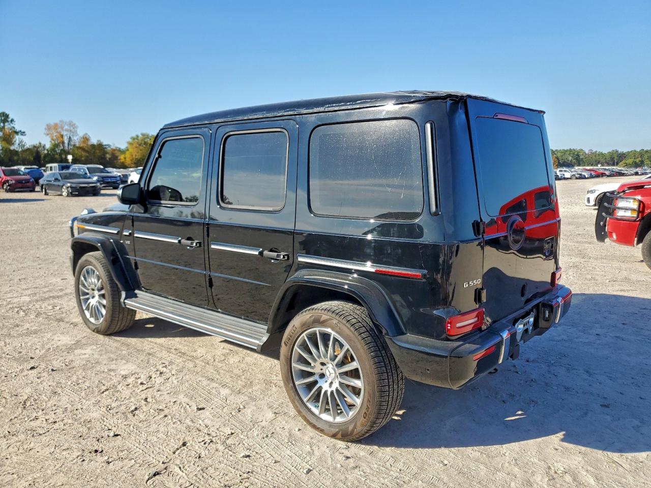 Mercedes-Benz G-Class 550 Image 5