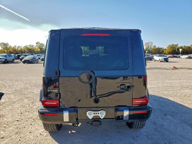 Mercedes-Benz G-Class 550 Image 7