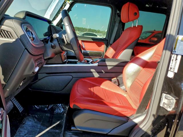 Mercedes-Benz G-Class 550 Image 9