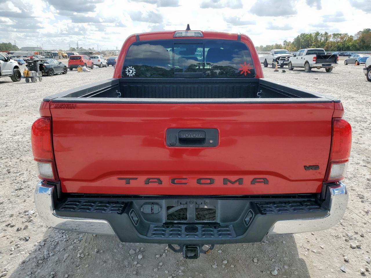 Toyota Tacoma Double Cab Image 5
