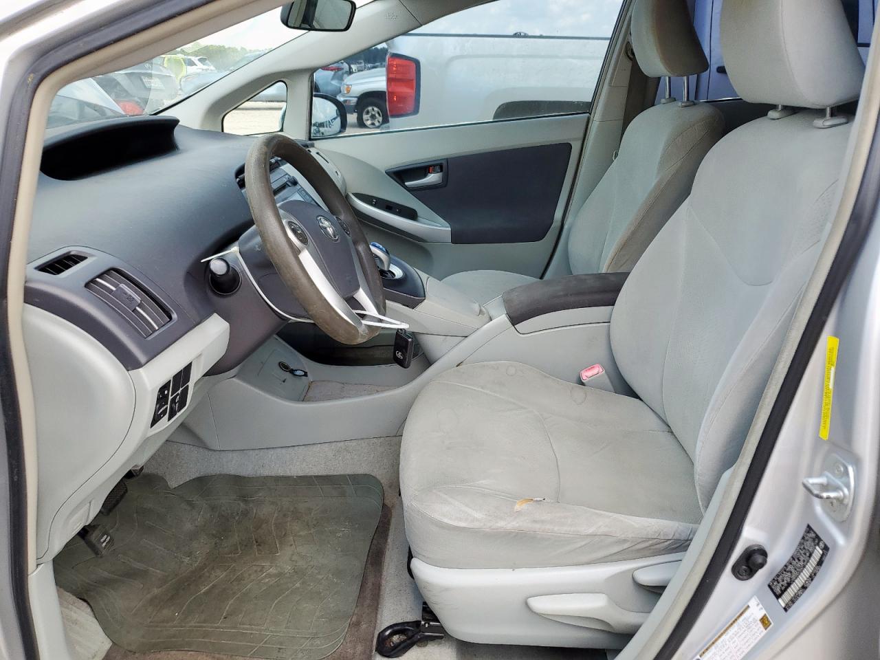 Toyota Prius Image 8