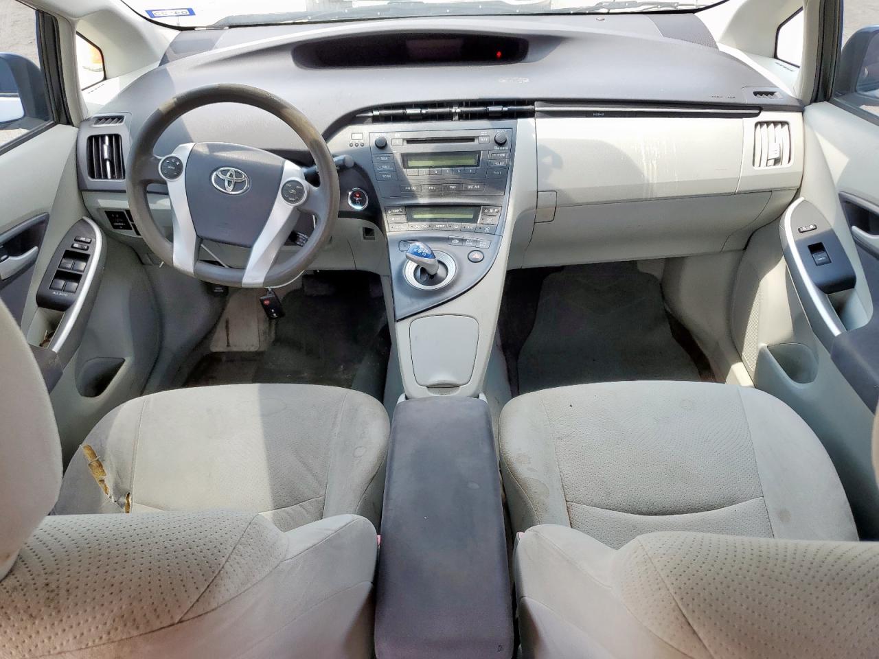 Toyota Prius Image 12