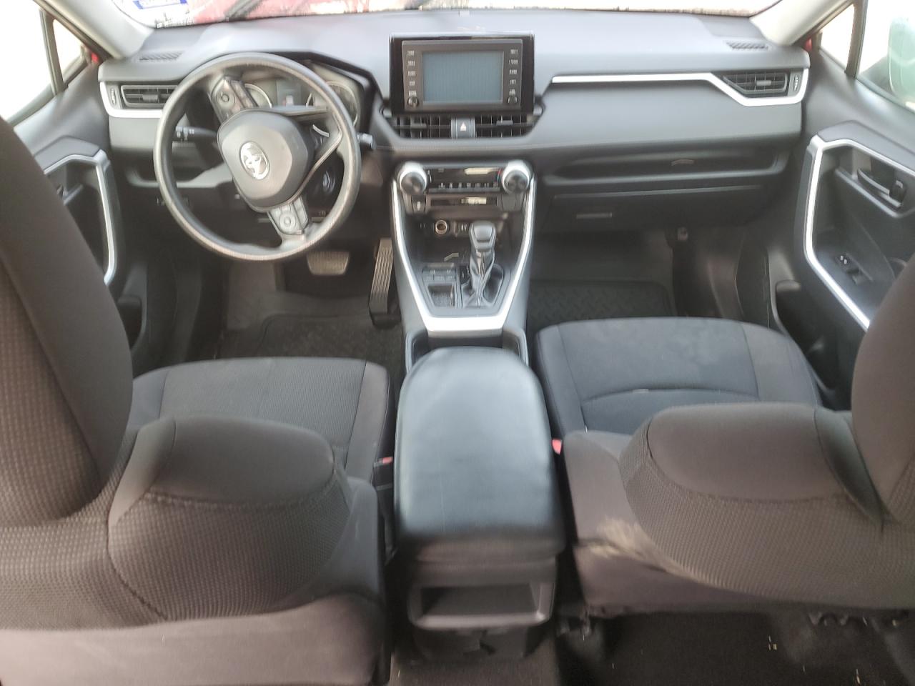 Toyota RAV4 Le Image 14