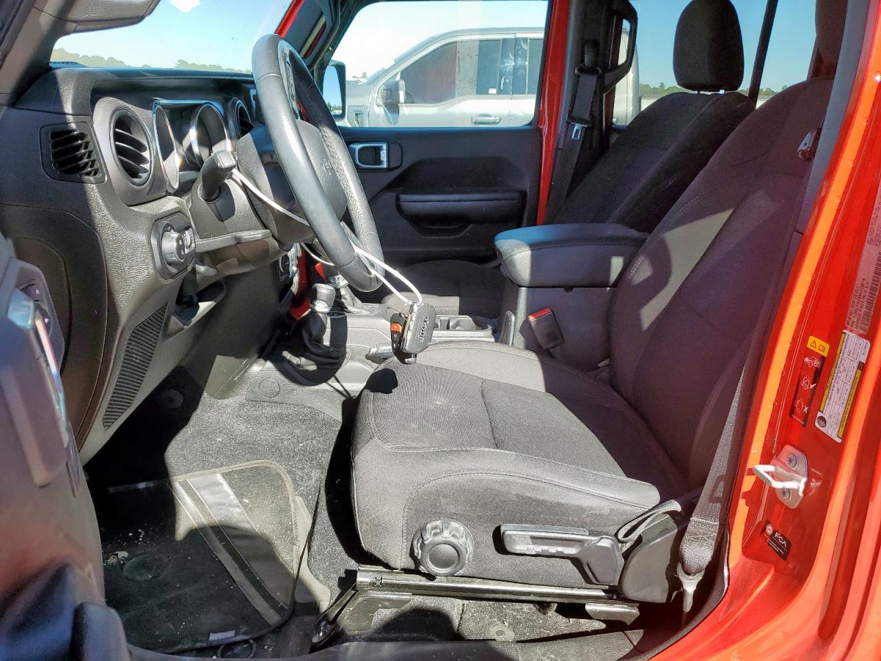 Jeep Gladiator Sport Image 4