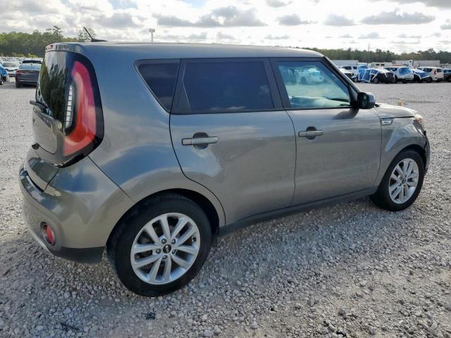Kia Soul + Image 12