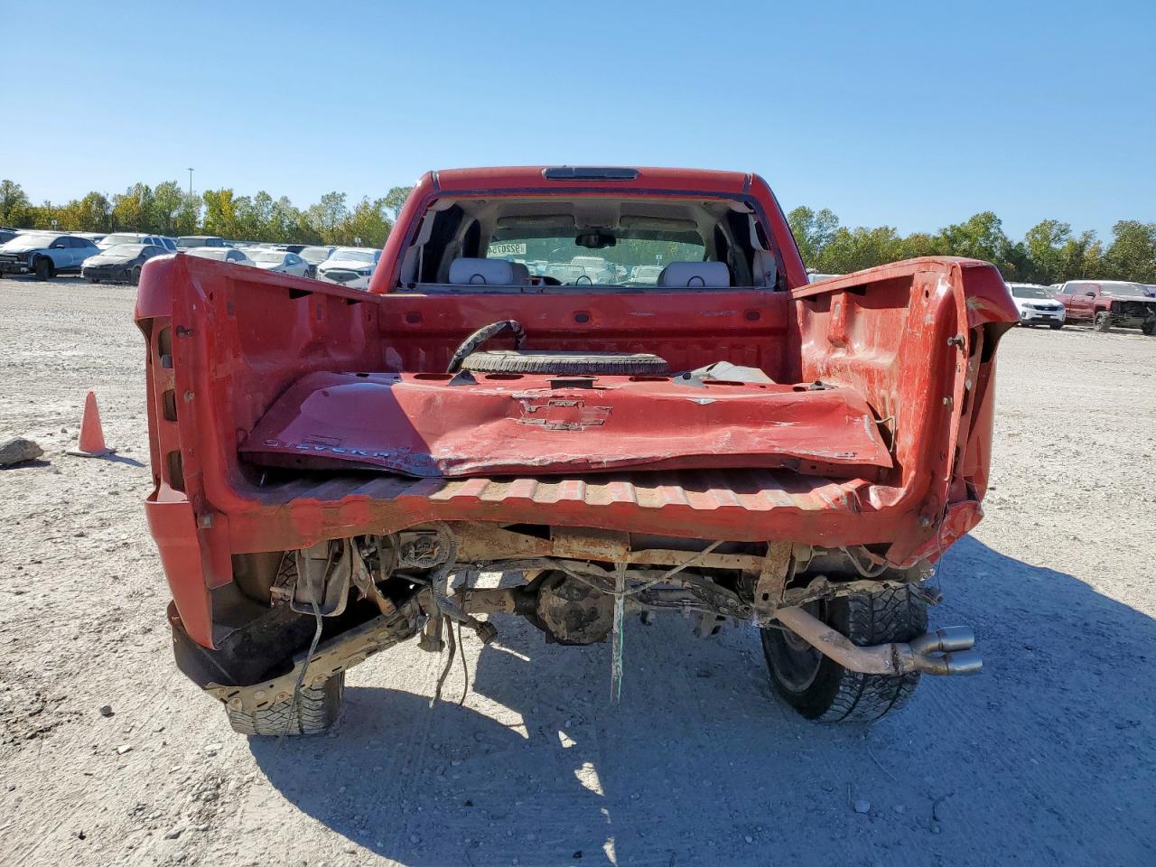 Chevrolet Silverado C1500 Crew Cab Image 6